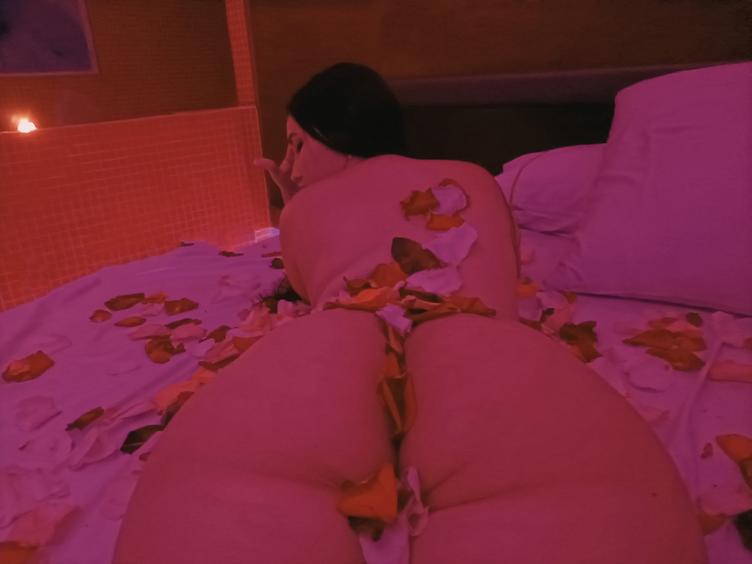 I`m a professional model, I love what I do, I like to watch Netflix and chill. I`m a little spoiled and shy, but I want you to know that I love sex.

Come join me
